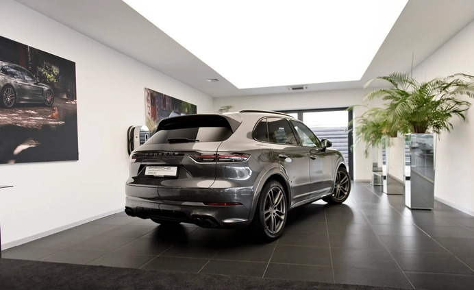 Porsche Cayenne cena 389000 przebieg: 93040, rok produkcji 2019 z Bełchatów małe 326